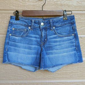AEO Medium Wash Denim Low Rise Stretch Shorts Sz 6